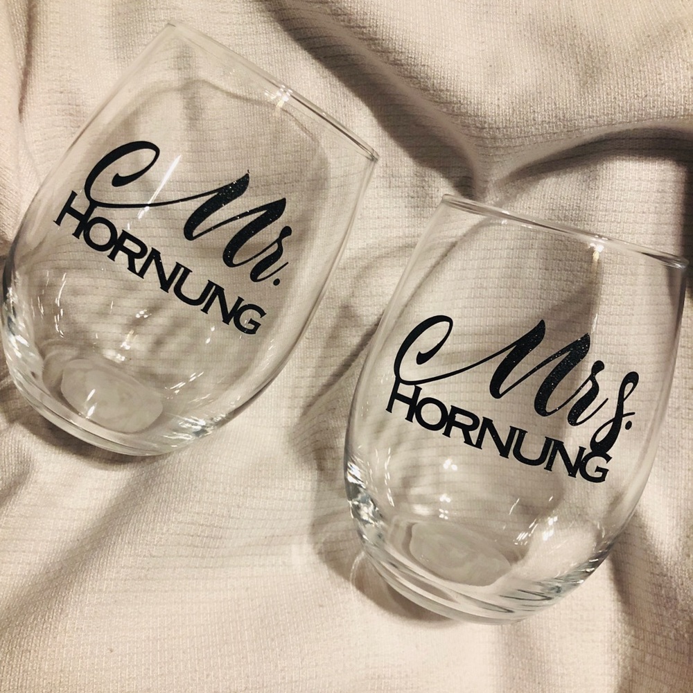 Personalized wine glass set